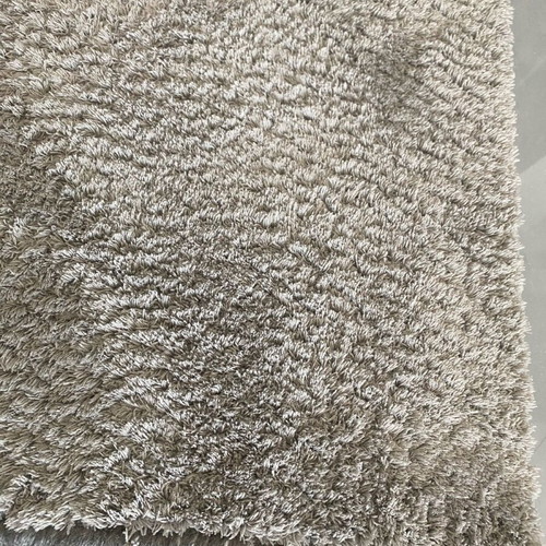 Gray runner rug 3.05 m with low pile like new
