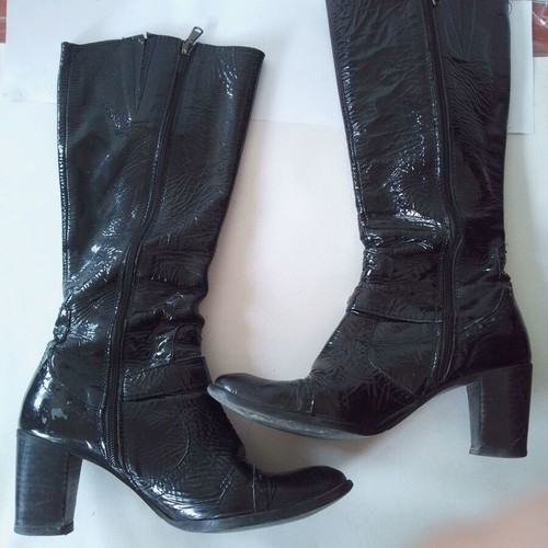 Vero Gomma women's faux leather patent boots used, size 40