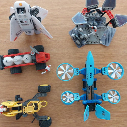 Shell V-Power Space Explorers Toys pack of 5 constructions used