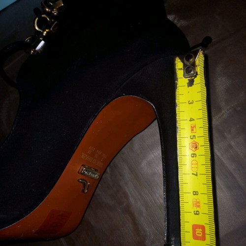 Carrano women's suede ankle boots size 38 like new, black