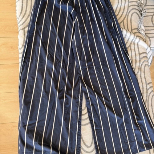 Hemithea pants L/XL like new, white and blue