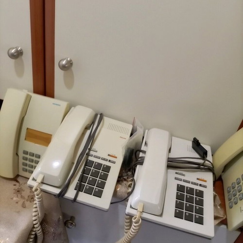 Phones used, pack of 4, Nitsuko and Siemens
