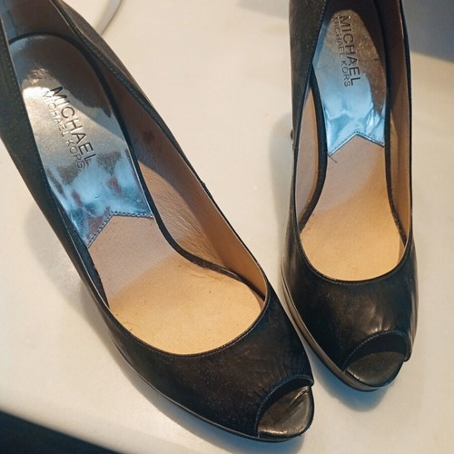 Michael Kors black peep-toe shoes size 40 like new