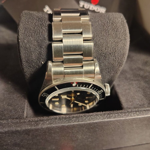 Tudor Black Bay Heritage 41 wristwatch like new, black