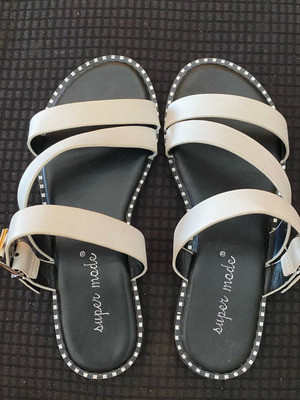 Sandals new, 2 pairs size 36, white and red