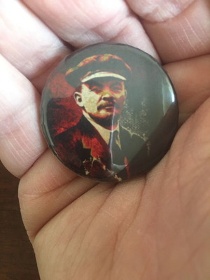 Μεταλλική καρφίτσα Lenin σαν καινούργια, κόκκινη και πολύχρωμη
