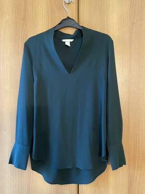 Celestino women's blouse new, V-neck, long sleeves, green