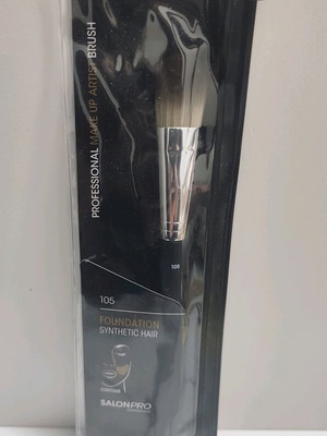 Salon Pro Professional Makeup Brush Model 105 for Foundation and Contouring New