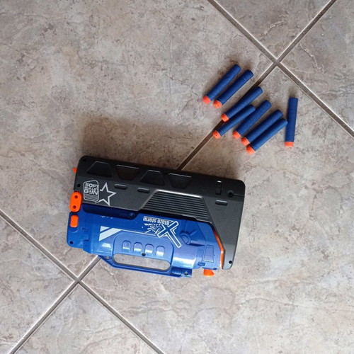 Nerf Blaze Storm used with darts and case