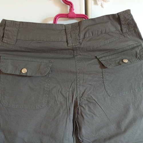 Capri summer bermuda pants green, like new, sizes S/M