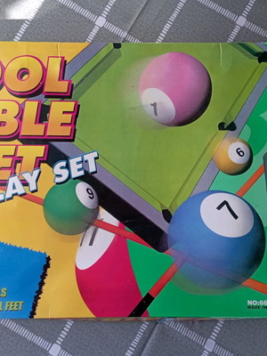 Children's pool table set used, complete