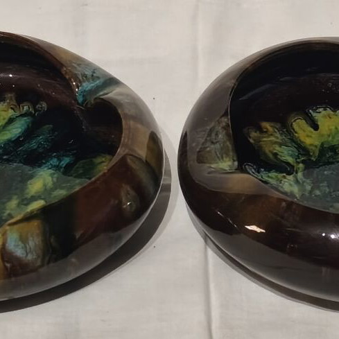 Clay ashtrays like new, set of 2 with colorful design