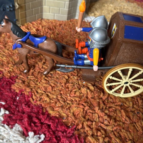 Playmobil μεγάλο σετ κάστρο ιπποτών μεταχειρισμένο με φιγούρες και άλογα