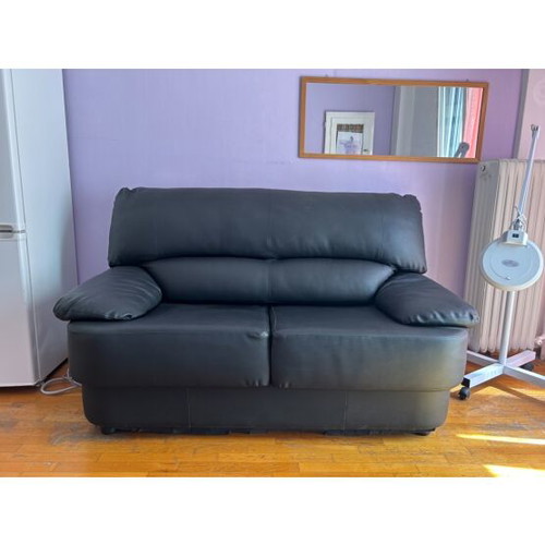 Two-seater sofa like new, barely used