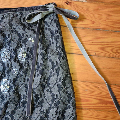 Fransa gray midi lace skirt like new, silver sequins