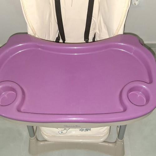 Adjustable Baby High Chair like new with double tray and wheels