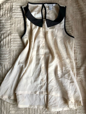 Forever 21 shirt size M like new, black and beige