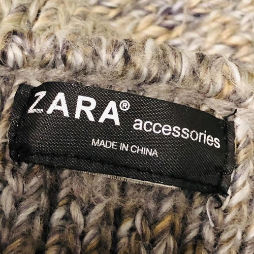 Zara neck scarf used in excellent condition