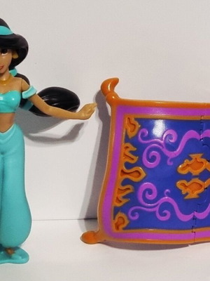 Kinder Maxi Jasmine used figure with carpet
