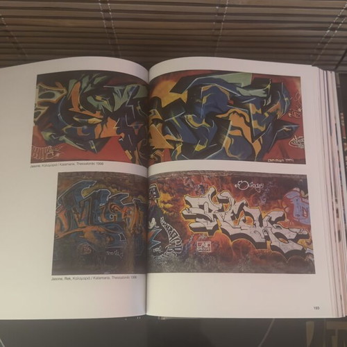 The History of Graffiti 1997 - 1998 book like new