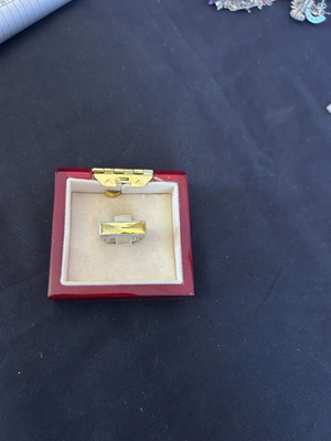 Silver 925 vintage ring with yellow stone