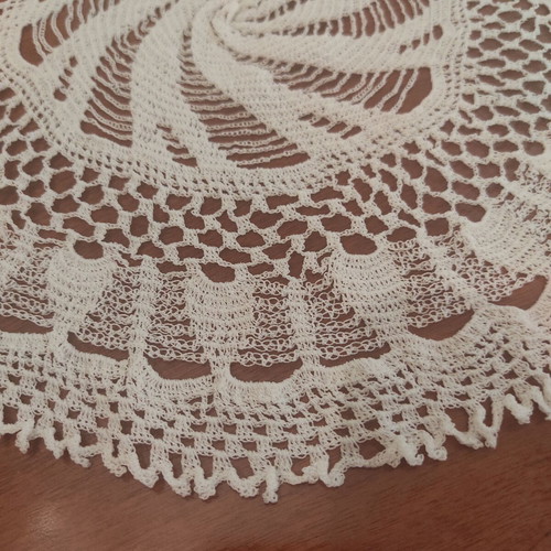 White doily 31x31 new