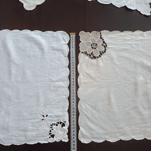 Set of 7 table napkins like new