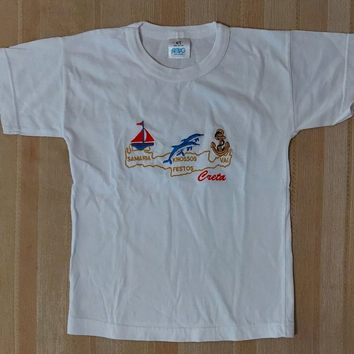 Creta souvenir t-shirt like new, white, for ages 4-5
