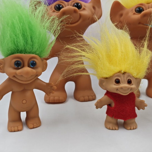 Vintage Ευχουληδες figures used, various sizes 1990's