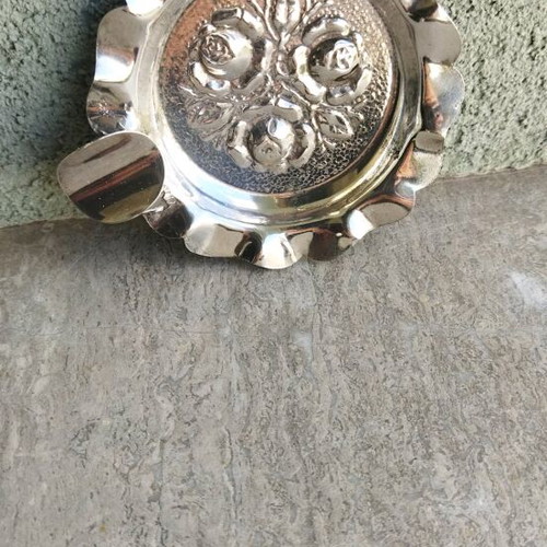 Silver ashtray with roses new