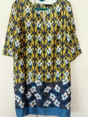 Satin dress Maison 123 like new, size 38/40, multicolor