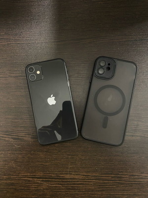 iPhone 11 μαύρο 64GB σαν καινούργιο με θήκη MagSafe