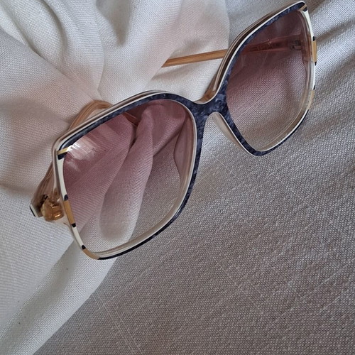 Nina Ricci sunglasses like new