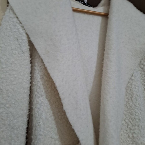 Zic Zac coat like new, white, size Medium with pockets and belt