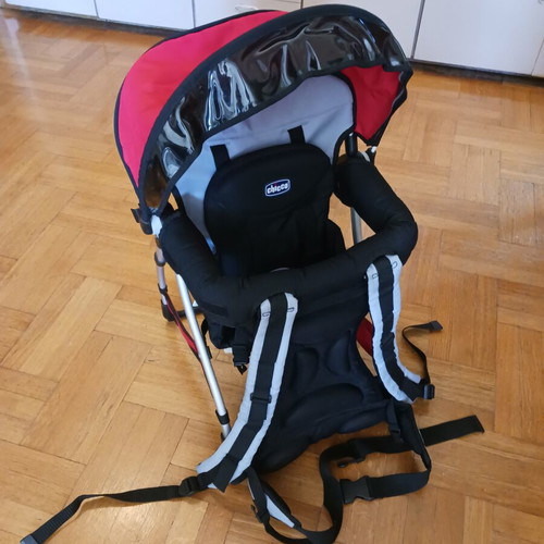 Chicco Caddy Backpack red like new with detachable canopy and pouches