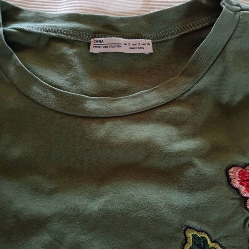 Zara Khaki T-shirt with Embroidered Flower and Knot, Like New, Size S