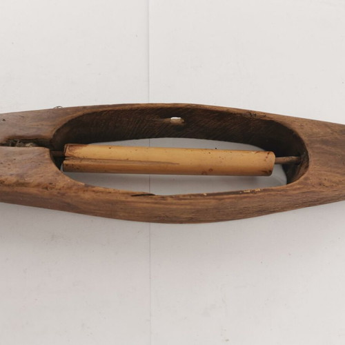 Weaving shuttle bed used from 1900 era