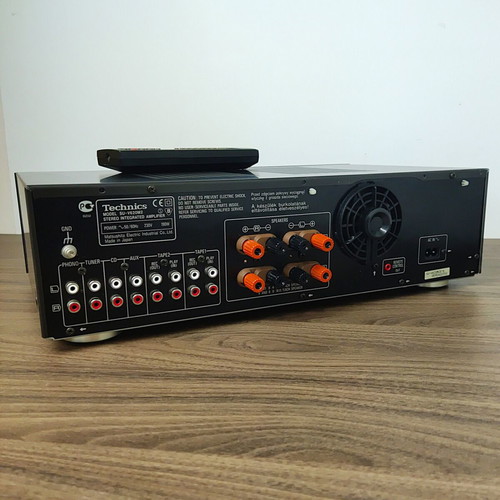 Technics SU-V620M2 Stereo Integrated Amplifier used with remote control