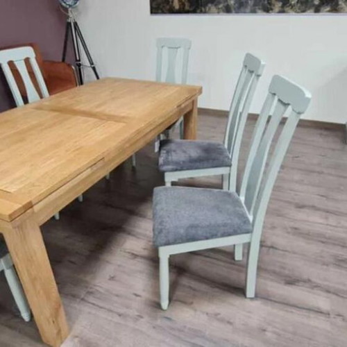 Wooden extendable oak dining table with six chairs new