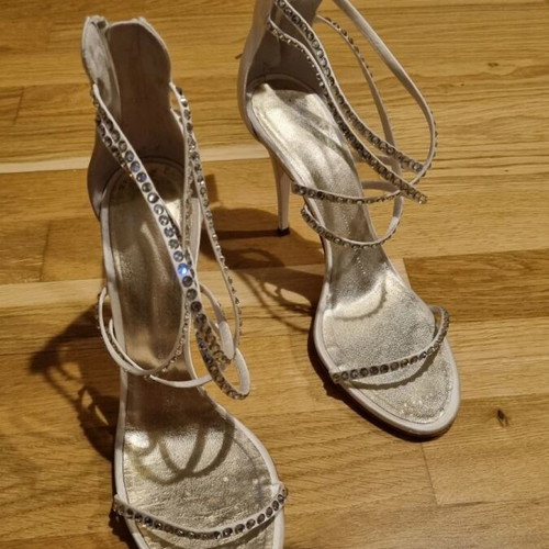 Giuseppe Zanotti bridal sandals like new with crisscross Swarovski crystals
