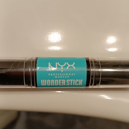 NYX Wonderstic contour and highlighter medium WSR04 like new