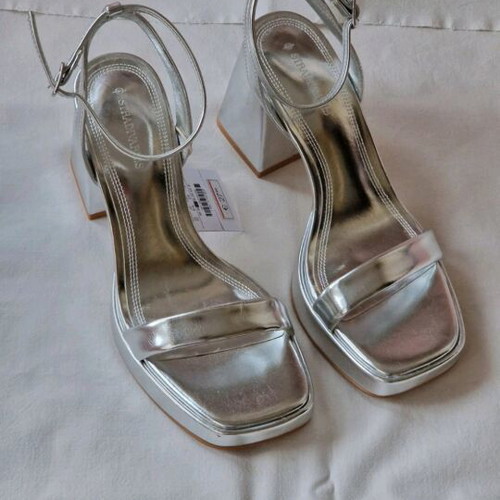 Stradivarius silver sandals size 37 new, unworn