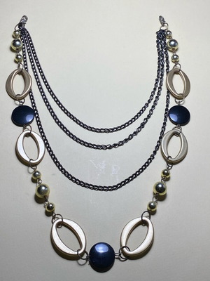 Quadruple necklace like new with three chain rows and beads
