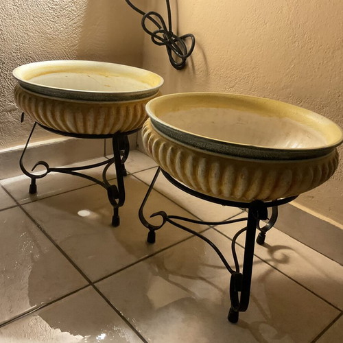 Set of 2 handmade ceramic flowerpots with metal stands