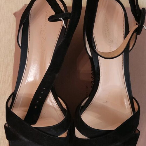 Gianvito Rossi black leather sandal size 41 used