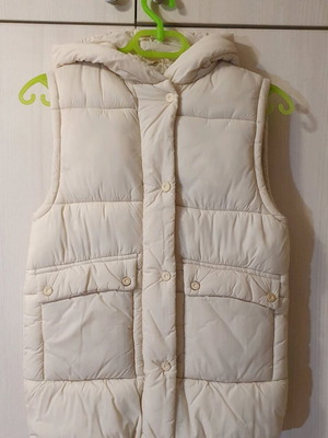 Zara sleeveless jacket used, size 9-10, beige
