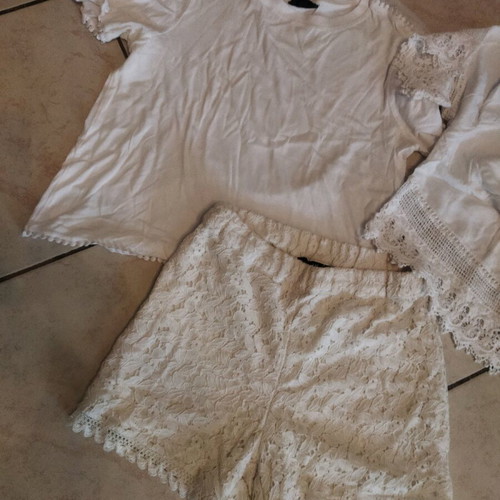 Set of 3 crop top, T-shirt and shorts like new, white