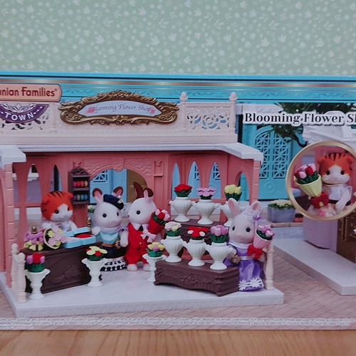 Sylvanian Families Town Flower Shop new