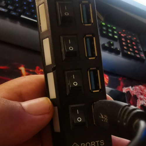 Usb 3.0 Speed Hub with four ports and on/off switches like new