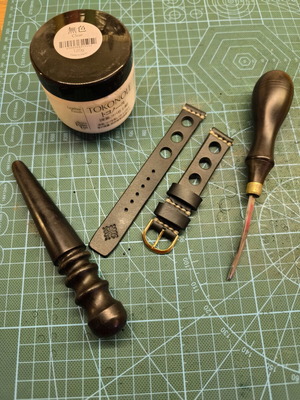 Handmade leather watch strap Racer style, custom colors